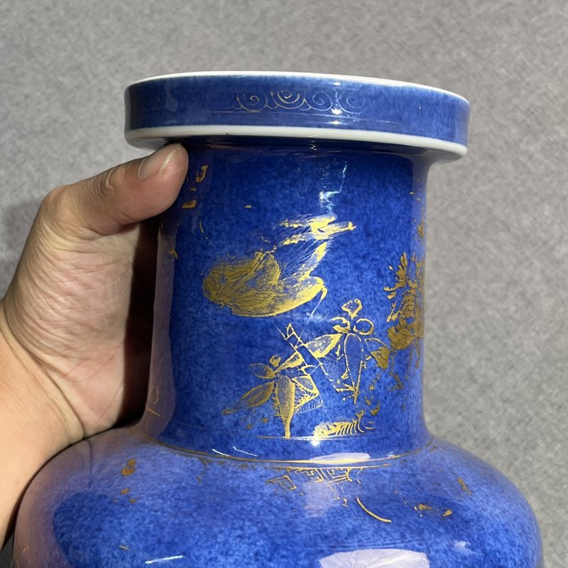 清康熙洒蓝描金开光花卉纹棒槌瓶 - 图9