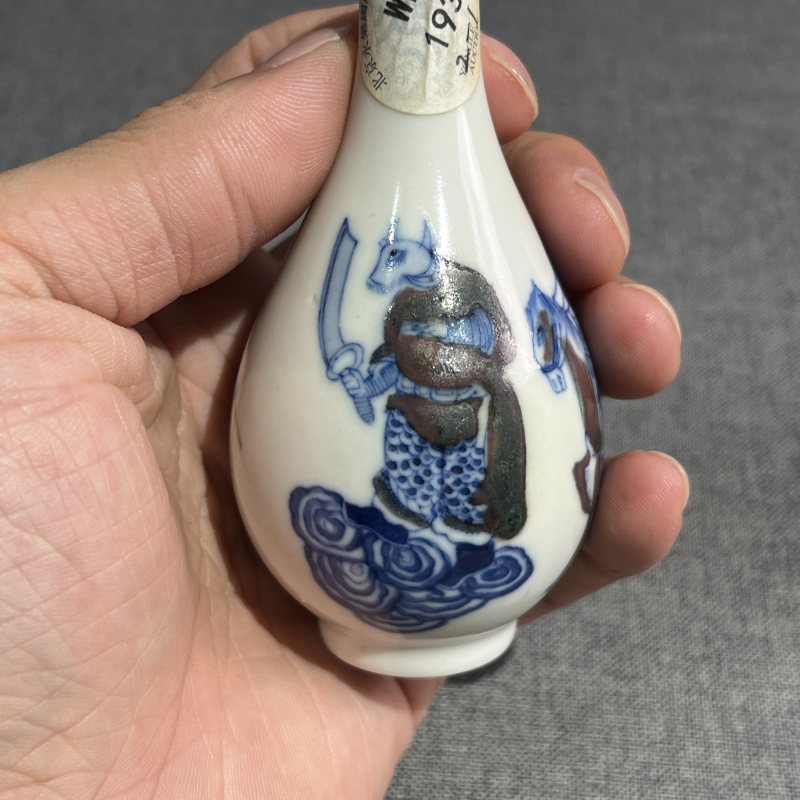 清晚期青花釉里红人物故事胆瓶一对 - 图7