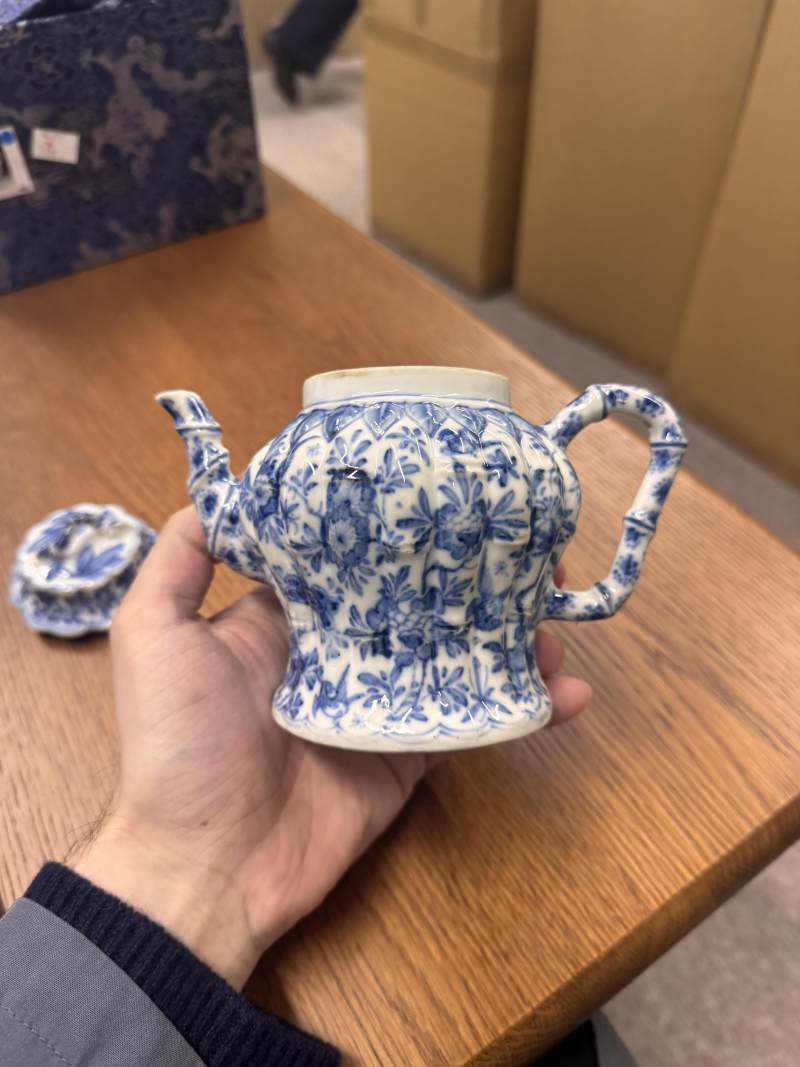 清康熙 青花竹節紋茶蓋壺 | Santos Collection | A fine Chinese blue and white 'bamboo' teapot and cover, Qing dynasty, Kangxi period - 图4