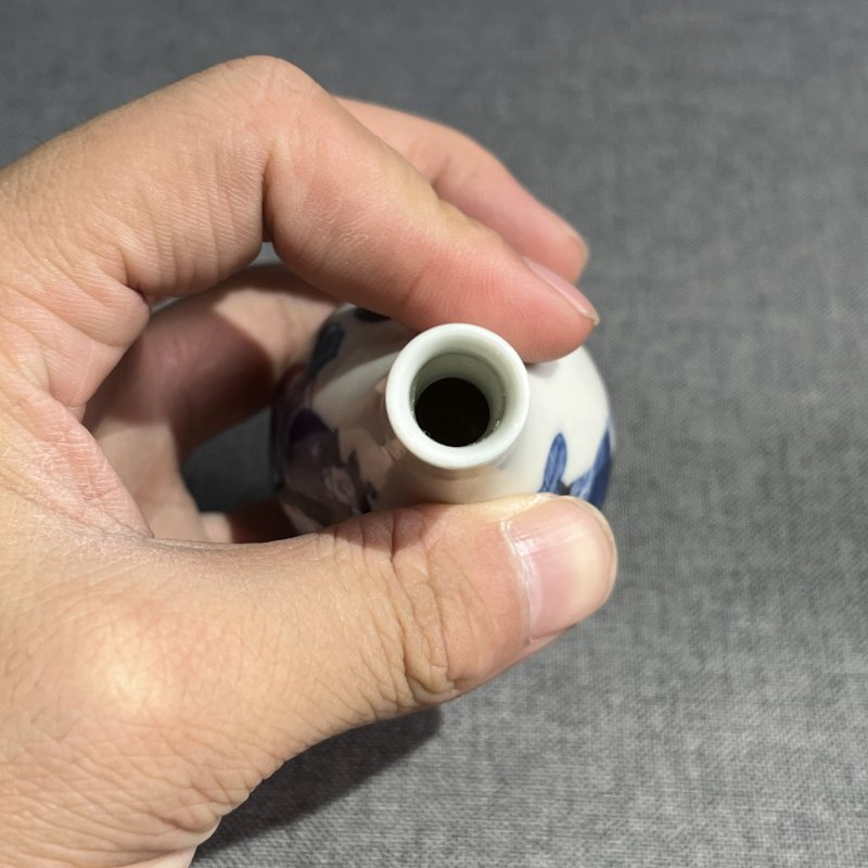 清晚期青花釉里红人物故事胆瓶一对 - 图9