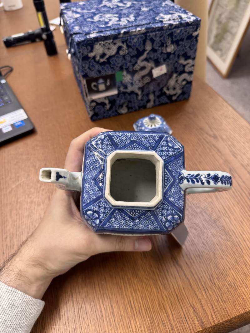 清乾隆 青花鏤空茶蓋壺 | Santos Collection | A Chinese export blue and white reticulated teapot and cover, Qing dynasty, Qianlong period - 图5