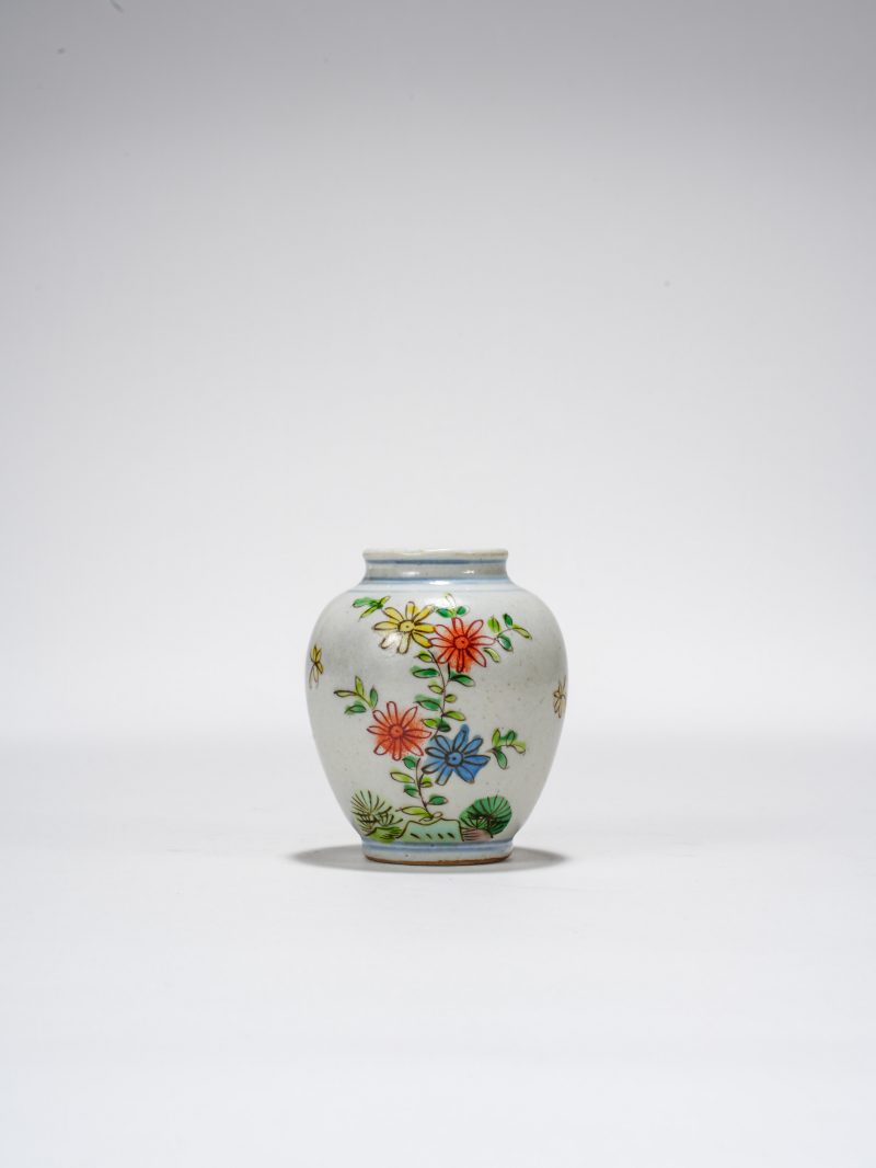清康熙 青花五彩蝶恋花太白罐 - 图1