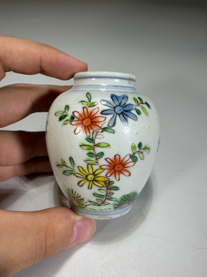 清康熙 青花五彩蝶恋花太白罐 - 图2