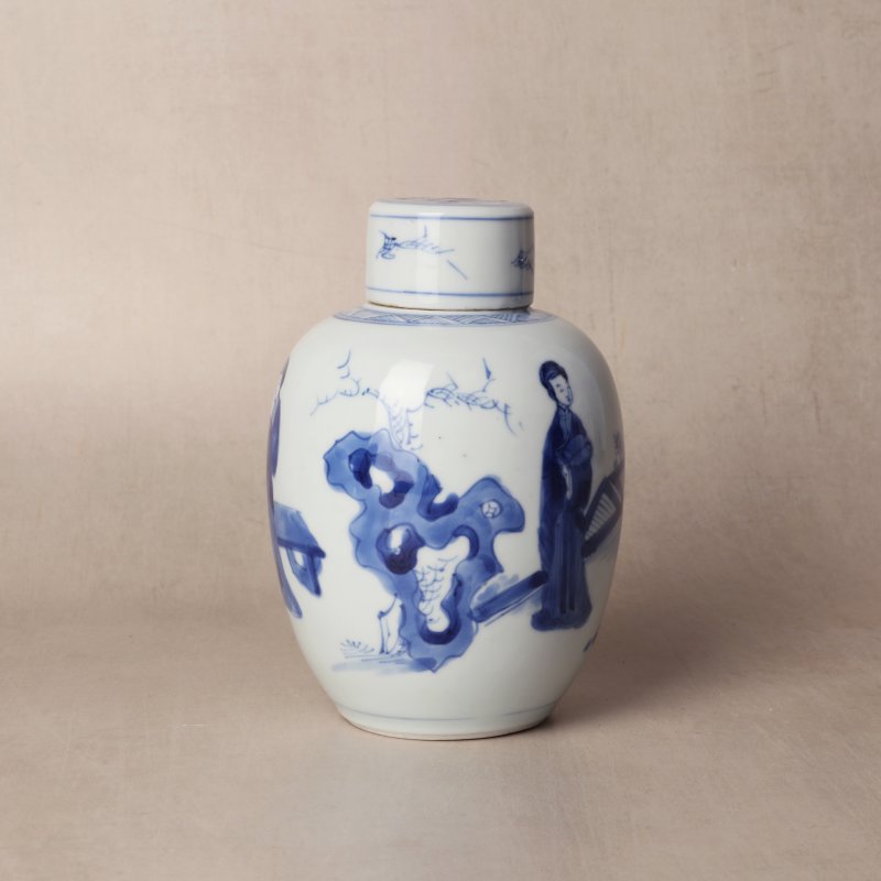 清康熙 青花仕女圖蓋罐 | Santos Collection | A Chinese blue and white 'ladies' jar and cover, Qing dynasty, Kangxi period - 图12