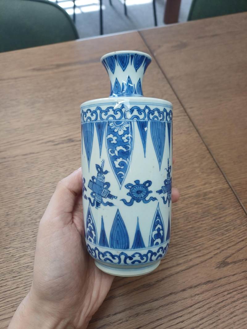 清康熙 青花筒瓶一對 | Santos Collection | A pair of Chinese blue and white cylindrical vases, Qing dynasty, Kangxi period - 图2