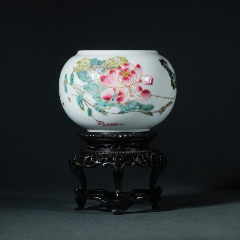 清雍正 粉彩荷花纹水盂 - 图1