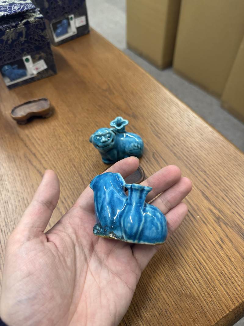 清康熙 松石綠釉太獅少獅像一對 | Santos Collection | Two Chinese monochrome turquoise-glazed 'Buddhist lion' figures, Qing dynasty, Kangxi period - 图8