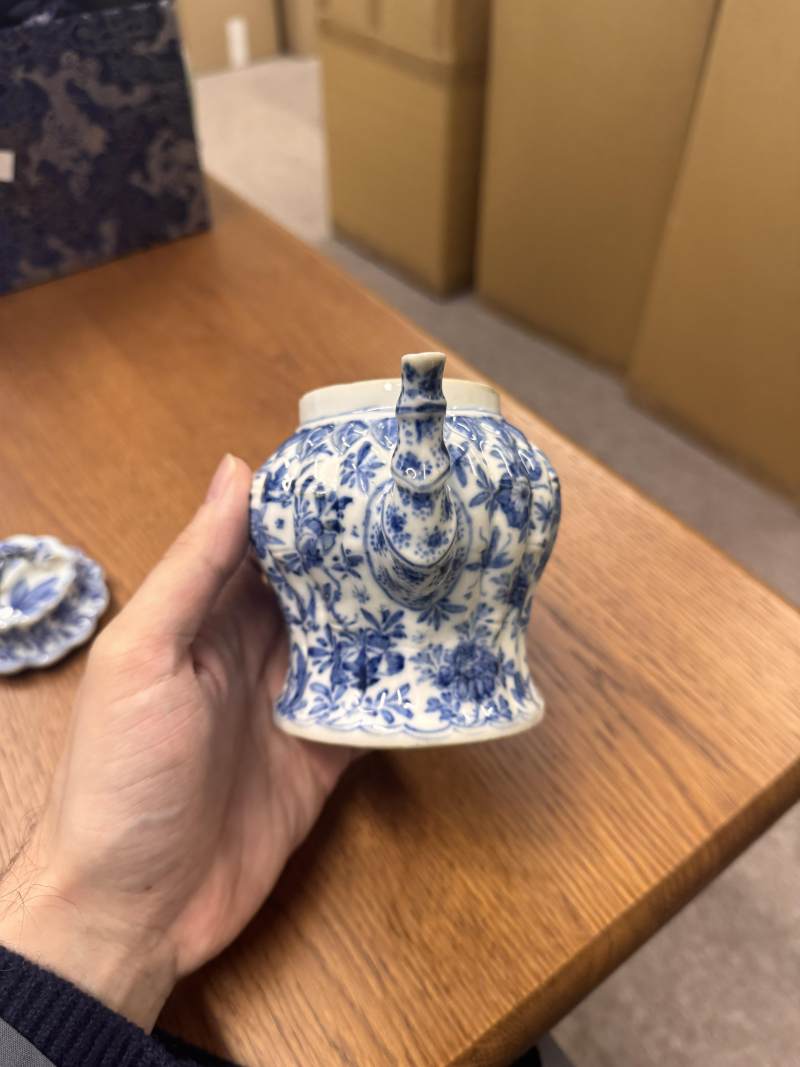 清康熙 青花竹節紋茶蓋壺 | Santos Collection | A fine Chinese blue and white 'bamboo' teapot and cover, Qing dynasty, Kangxi period - 图5