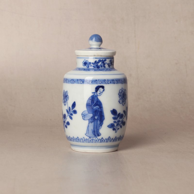 清康熙 青花仕女圖蓋罐 《玉》款 | Santos Collection | A fine Chinese blue and white 'ladies' jar and cover, Qing dynasty, Kangxi period - 图5