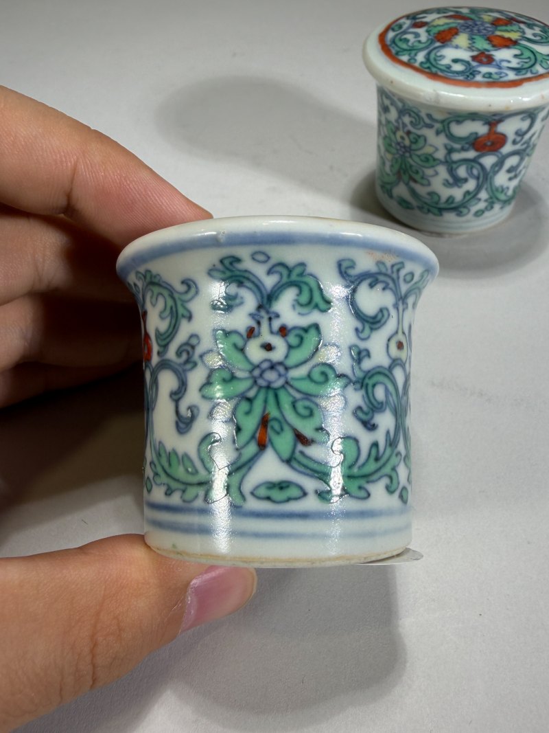 清雍正 斗彩缠枝花卉纹轴头一对 - 图11