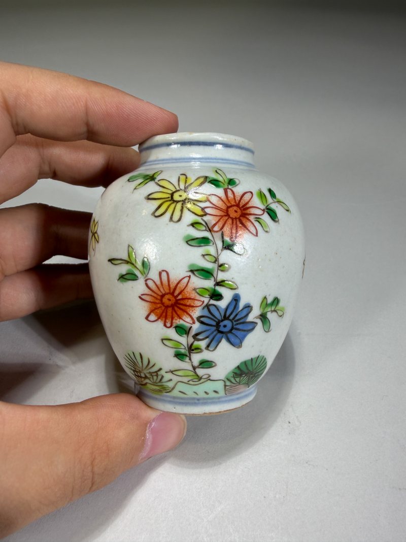 清康熙 青花五彩蝶恋花太白罐 - 图4