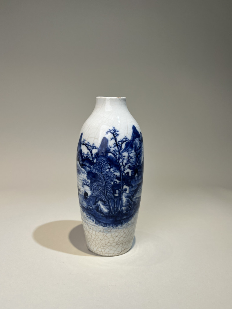 清乾隆 浆胎青花山水人物瓶 - 图1