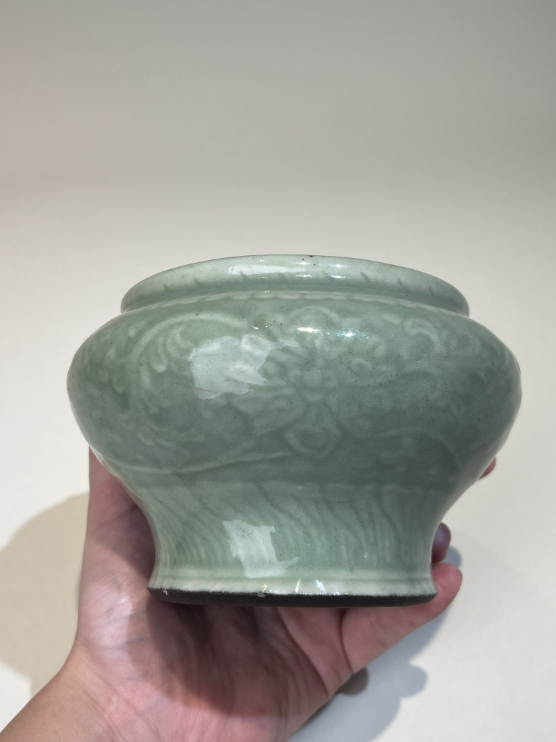 清乾隆 豆青釉缠枝莲纹水丞 - 图6
