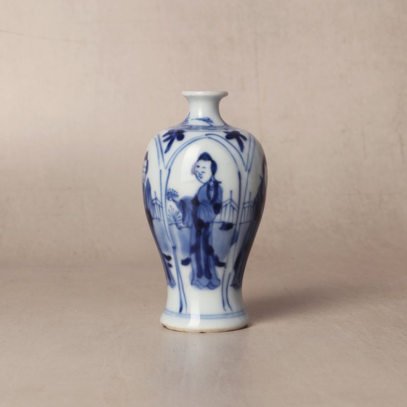 清康熙 青花仕女圖小瓶 | Santos Collection | A small Chinese blue and white 'ladies' vase, Qing dynasty, Kangxi period - 图5
