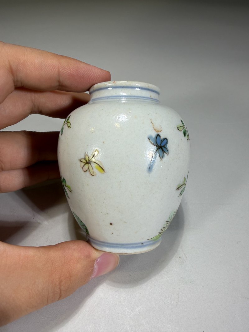 清康熙 青花五彩蝶恋花太白罐 - 图5