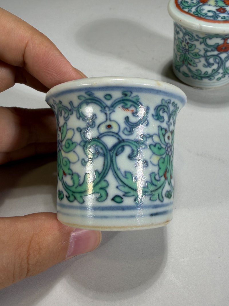清雍正 斗彩缠枝花卉纹轴头一对 - 图13