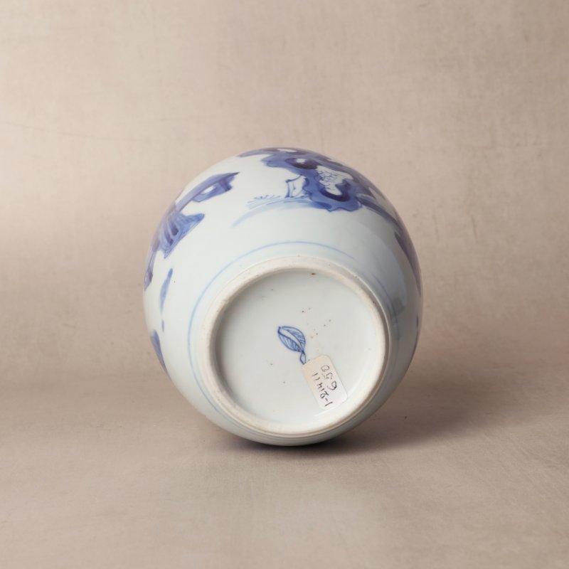 清康熙 青花仕女圖蓋罐 | Santos Collection | A Chinese blue and white 'ladies' jar and cover, Qing dynasty, Kangxi period - 图13