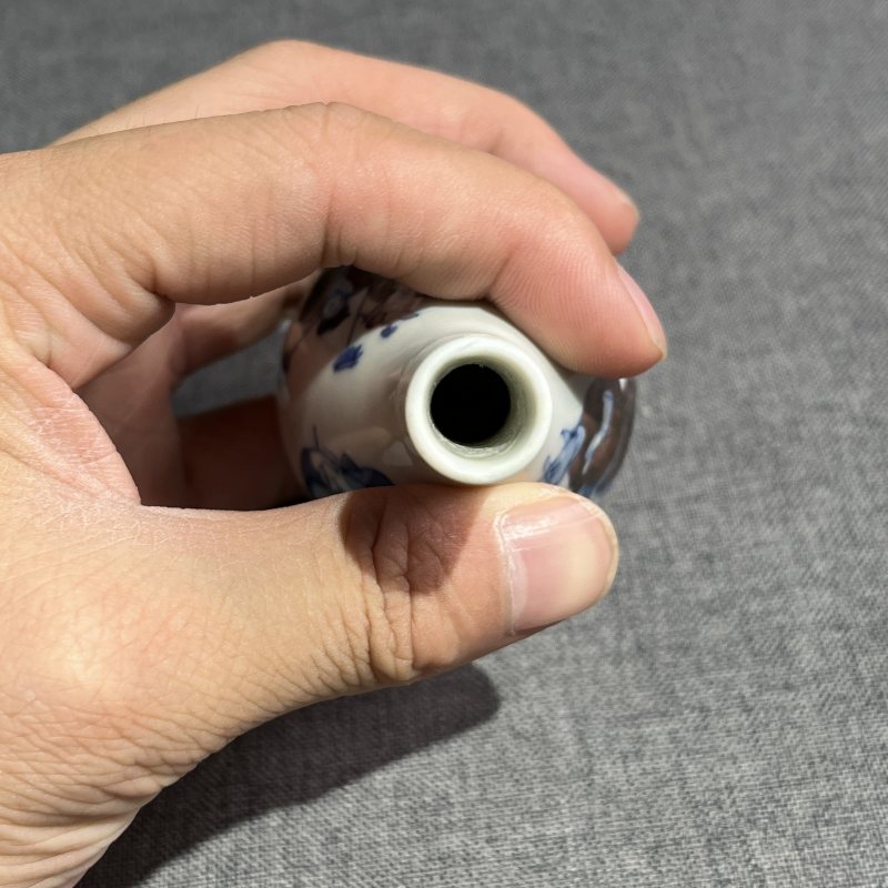 清晚期青花釉里红人物故事胆瓶一对 - 图14