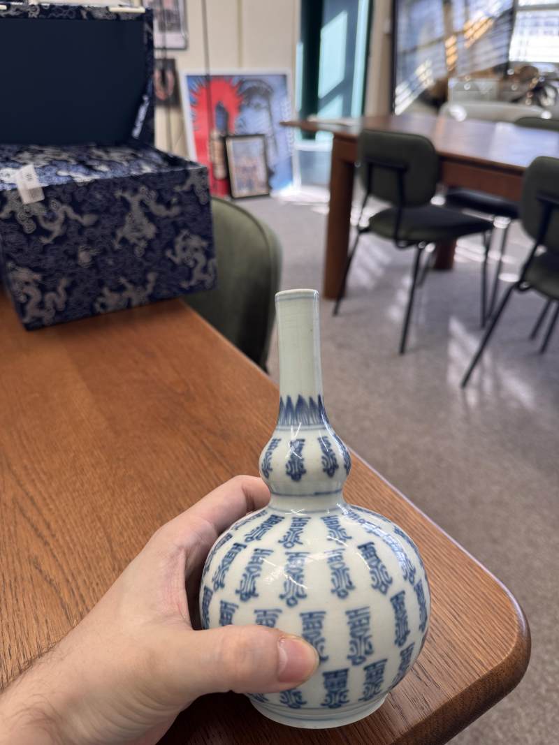清康熙 青花壽字葫蘆瓶 | Santos Collection | A Chinese blue and white double-gourd 'shou' vase, Qing dynasty, Kangxi period - 图2