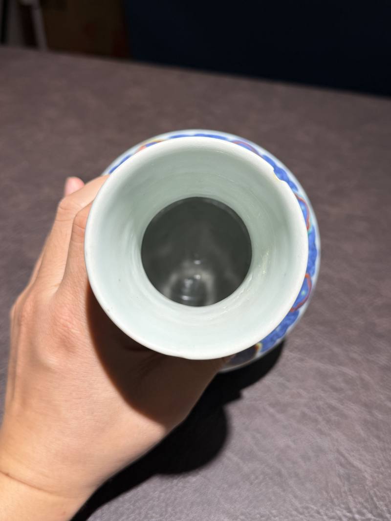 清乾隆 斗彩缠枝莲纹贯耳尊 - 图10