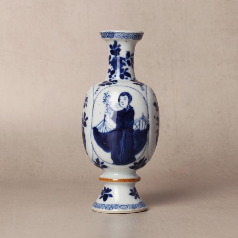 清康熙 青花仕女圖瓶 《玉》款 | Santos Collection | A Chinese blue and white 'ladies' vase, Qing dynasty, Kangxi period - 图3
