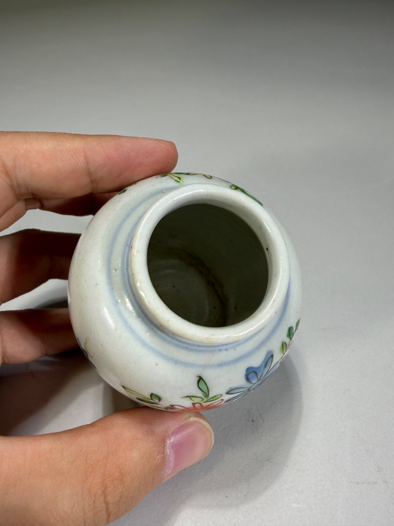 清康熙 青花五彩蝶恋花太白罐 - 图6