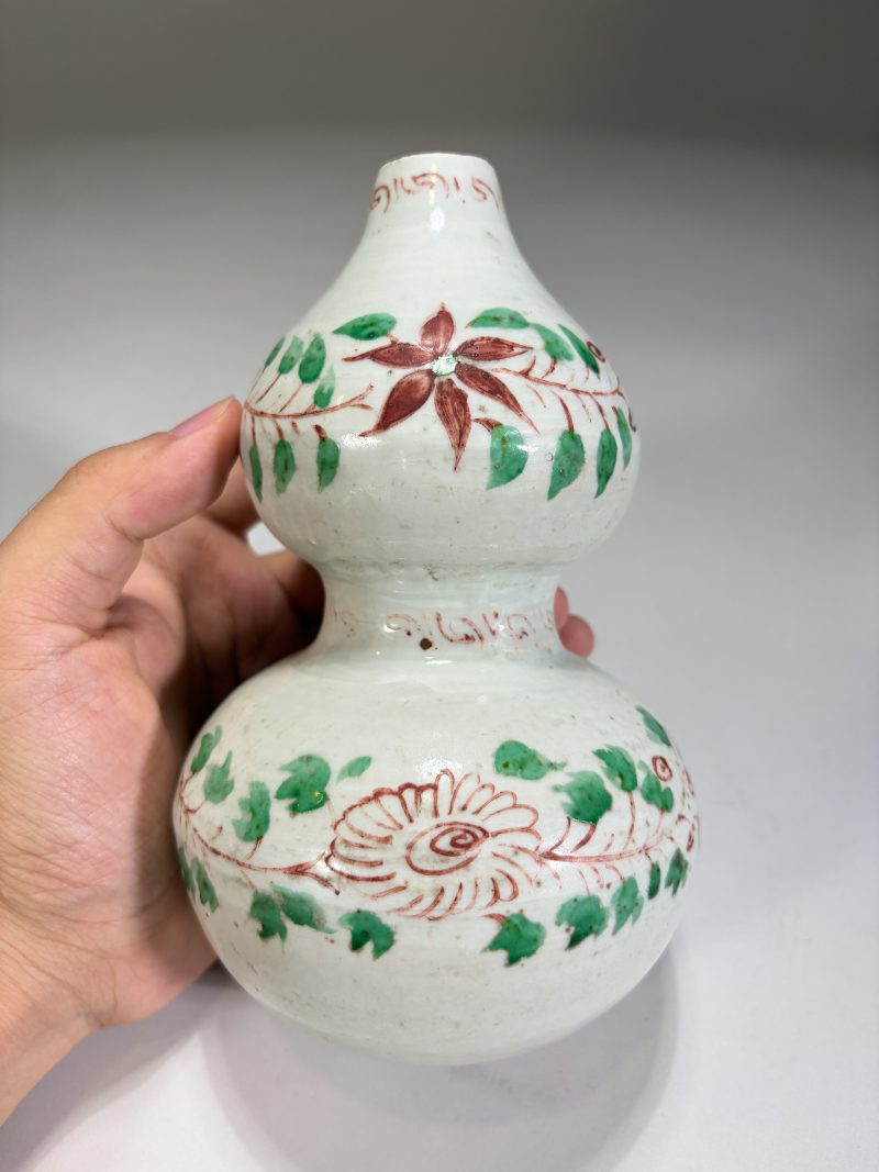 明 红绿彩缠枝花卉纹葫芦瓶 - 图2