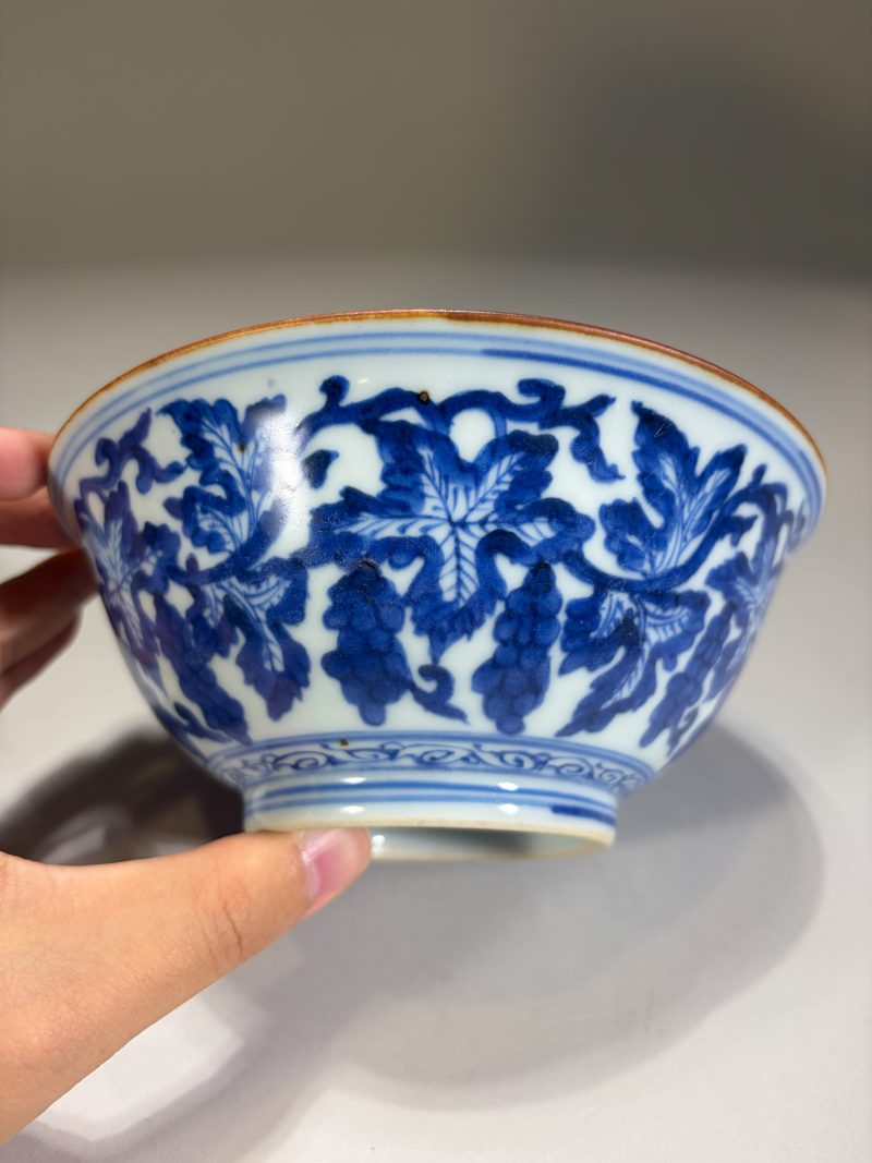 清早期 青花缠枝葡萄纹碗 - 图2