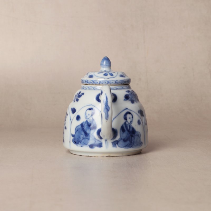 清康熙 青花花卉紋小茶蓋壺 《玉》款 | Santos Collection | A small Chinese blue and white 'blossoms' teapot and cover, Qing dynasty, Kangxi period - 图9