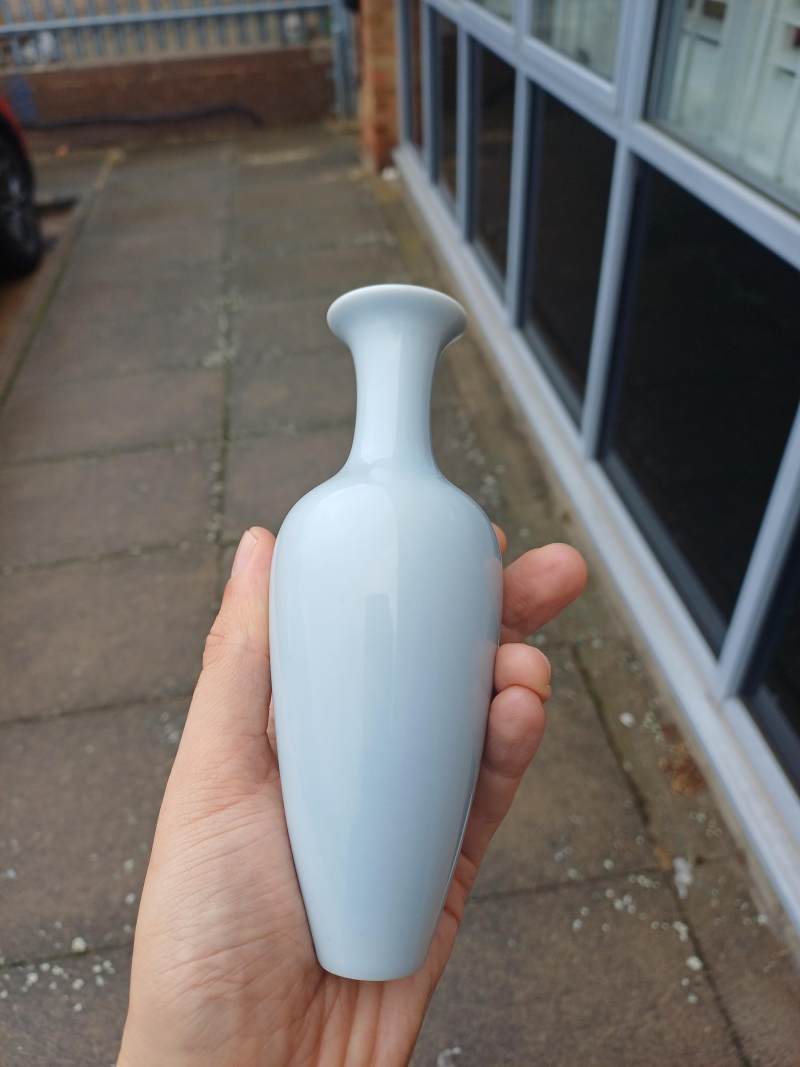 清康熙 天藍釉柳葉尊 《大清康熙年製》款 | A fine Chinese clair-de-lune 'willow leaf' vase, Qing dynasty, Kangxi mark - 图3
