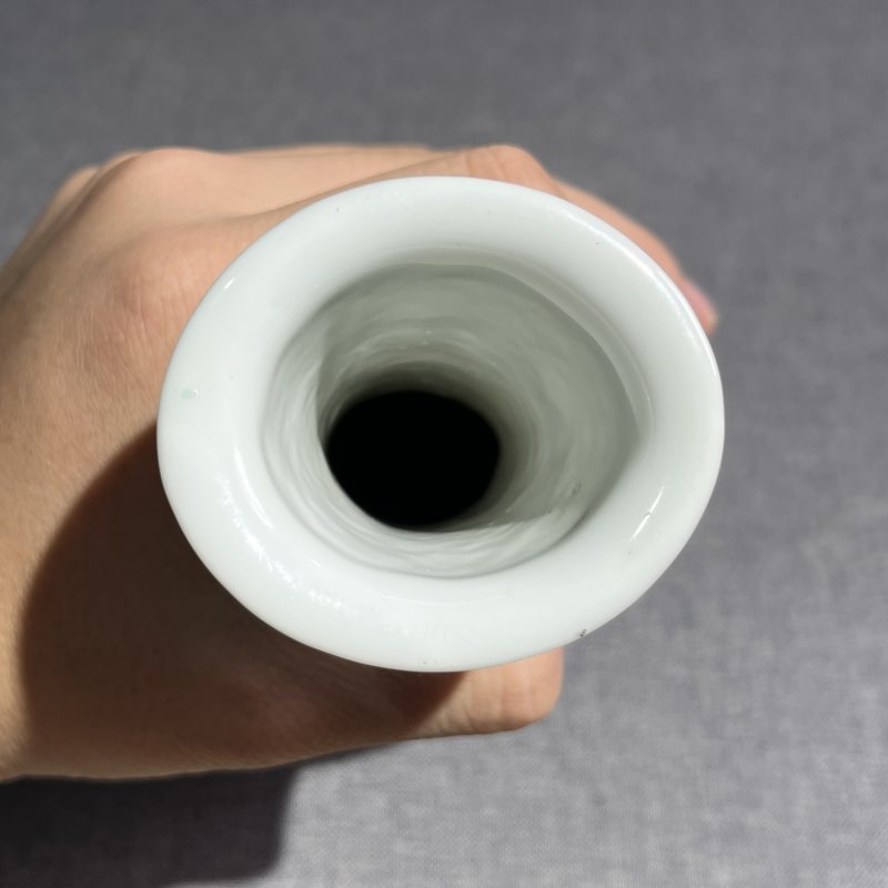 清晚期五彩人物抱月瓶一对 - 图15