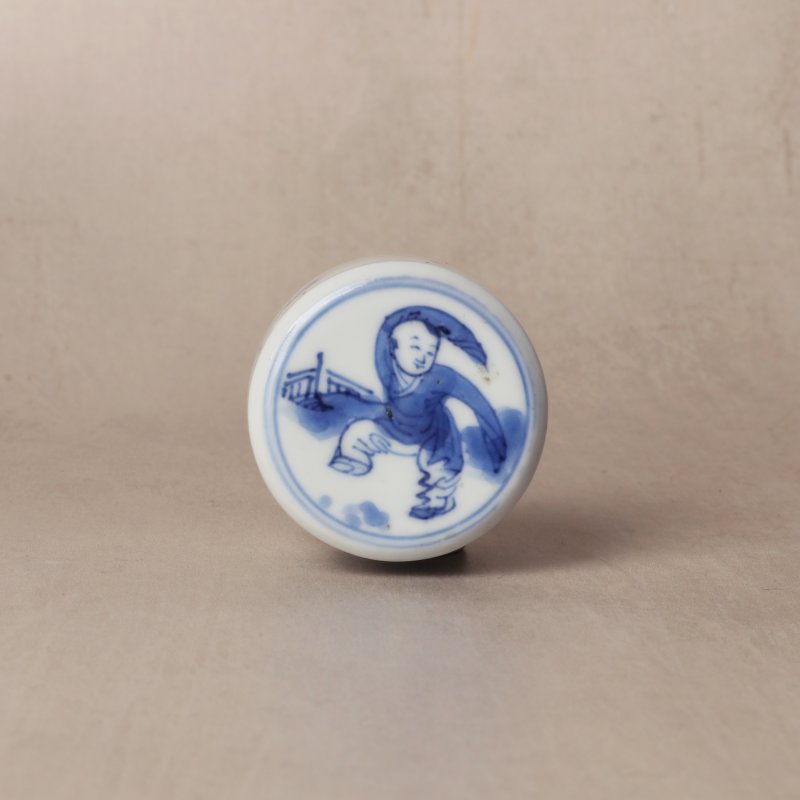 清康熙 青花仕女圖蓋罐 | Santos Collection | A Chinese blue and white 'ladies' jar and cover, Qing dynasty, Kangxi period - 图14