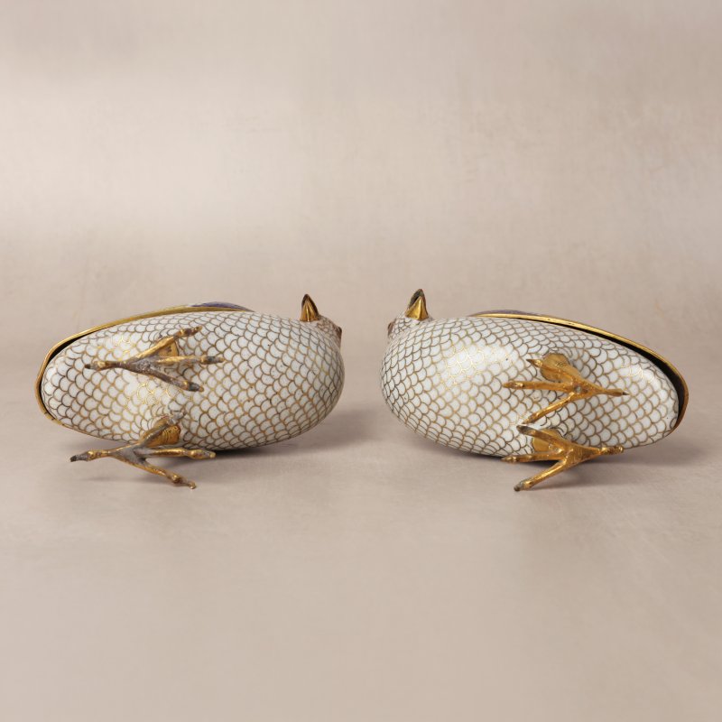 清十八世紀 掐絲琺瑯銅鍍金鵪鶉式香爐一對 | A pair of Chinese cloisonné enamel and gilt-bronze quail-form censers, Qing dynasty, 18th century - 图8