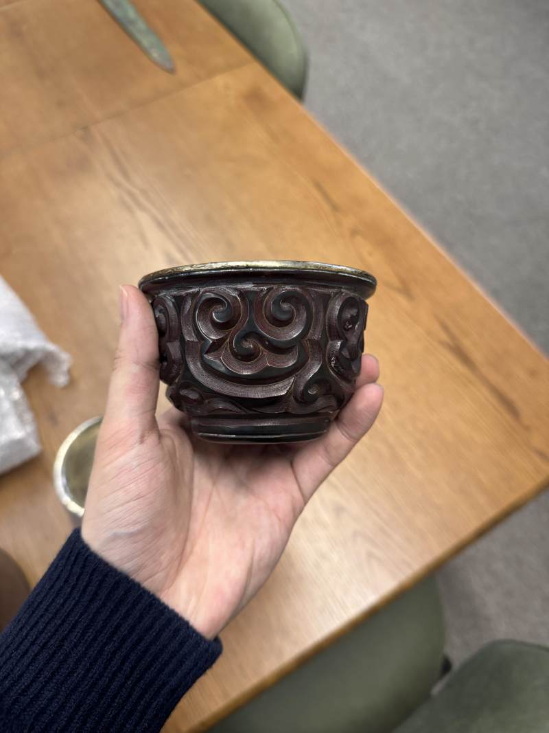 元/明 剔犀花卉紋盃一對 | A rare pair of Chinese 'tixi' lacquer cups, Yuan/Ming dynasty - 图18