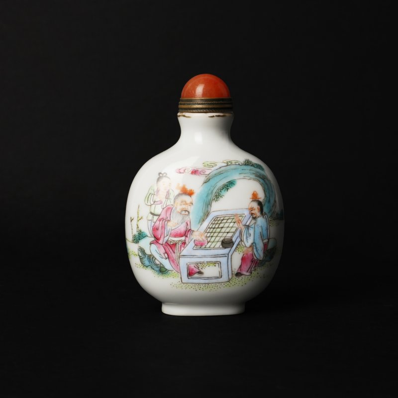 清道光 粉彩人物故事圖鼻煙壺《道光年製》款 | A Chinese famille-rose 'figural' snuff bottle, Qing dynasty, Daoguang period - 图2