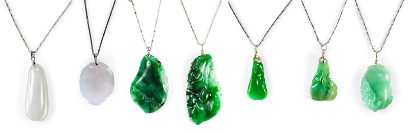 翡翠玉佩 一組七件 | A GROUP OF SEVEN JADEITE PENDANTS - 图2