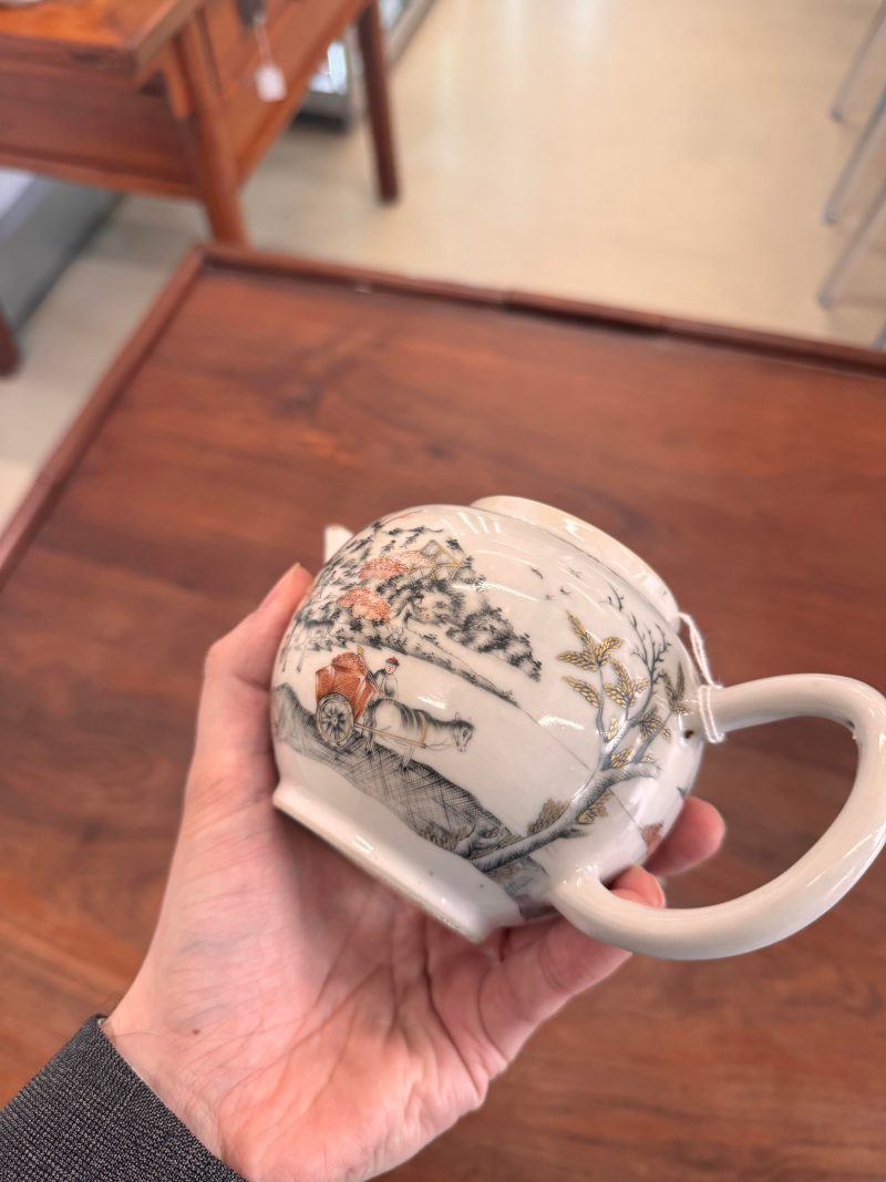 清乾隆 墨彩高粱收穫圖蓋壺 | Santos Collection | A rare Chinese export en-grisaille 'sorghum harvesting' teapot, Qing dynasty, Qianlong period - 图22