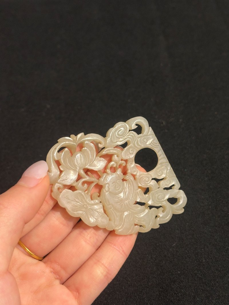 晚清 鏤雕白玉⌈和合二仙⌋帶扣 | A RETICULATED WHITE JADE TWO-PART 'HEHE ERXIAN' BELT PLAQUE - 图3