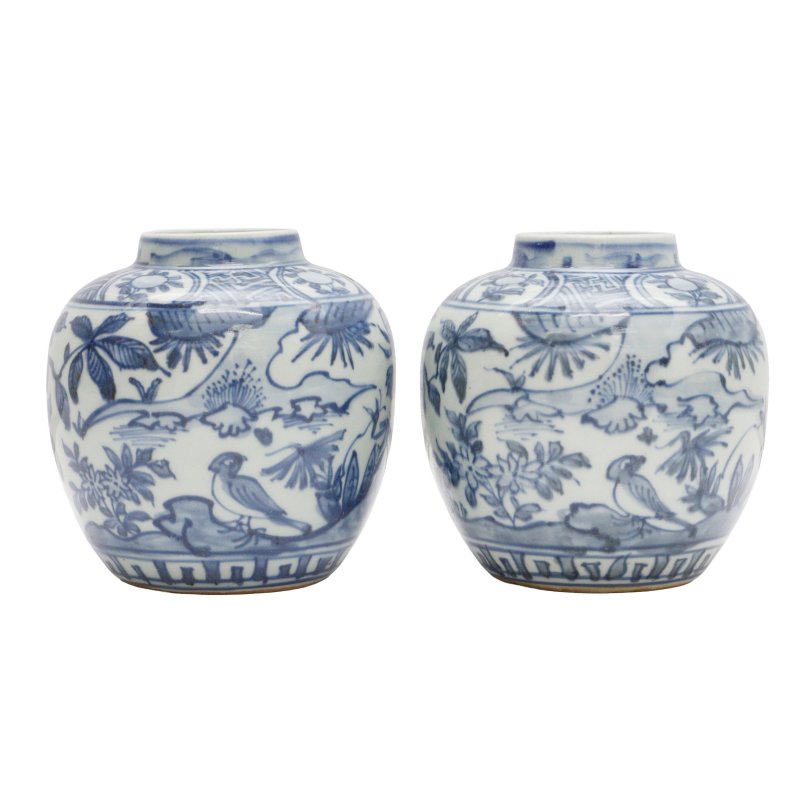 明末 青花開光花鳥紋罐一對 | A pair of Chinese Kraak blue and white jars, late Ming dynasty - 图1