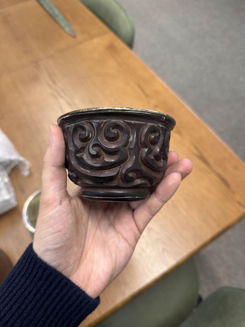 元/明 剔犀花卉紋盃一對 | A rare pair of Chinese 'tixi' lacquer cups, Yuan/Ming dynasty - 图19