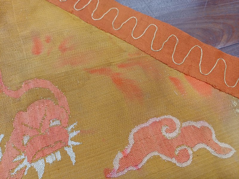明萬曆 織錦雲龍紋軍儀大旗 | A Chinese silk brocade 'dragon' panel fragment, Ming dynasty, Wanli period - 图17