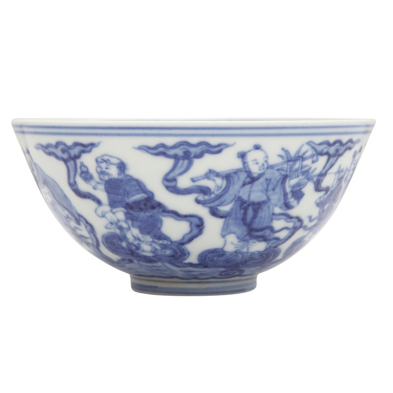 清同治 青花八仙過海圖盌 《大清同治年製》款 | A Chinese blue and white 'Eight Daoist Immortals' bowl, Qing dynasty, Tongzhi period - 图2