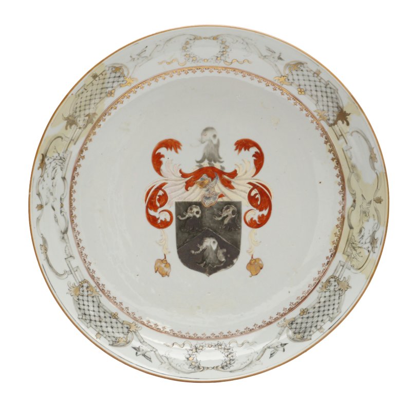 清乾隆 外銷紋章瓷一組五件 | A group of Chinese export armorial ceramics, Qing dynasty, Qianlong period - 图3