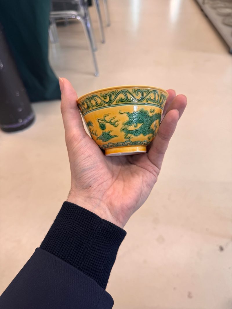 民國 黃地綠彩雲龍戲珠紋盌 《大清光緒年製》款 | A Chinese yellow-ground green-enamelled 'dragon' bowl, Republic period - 图18