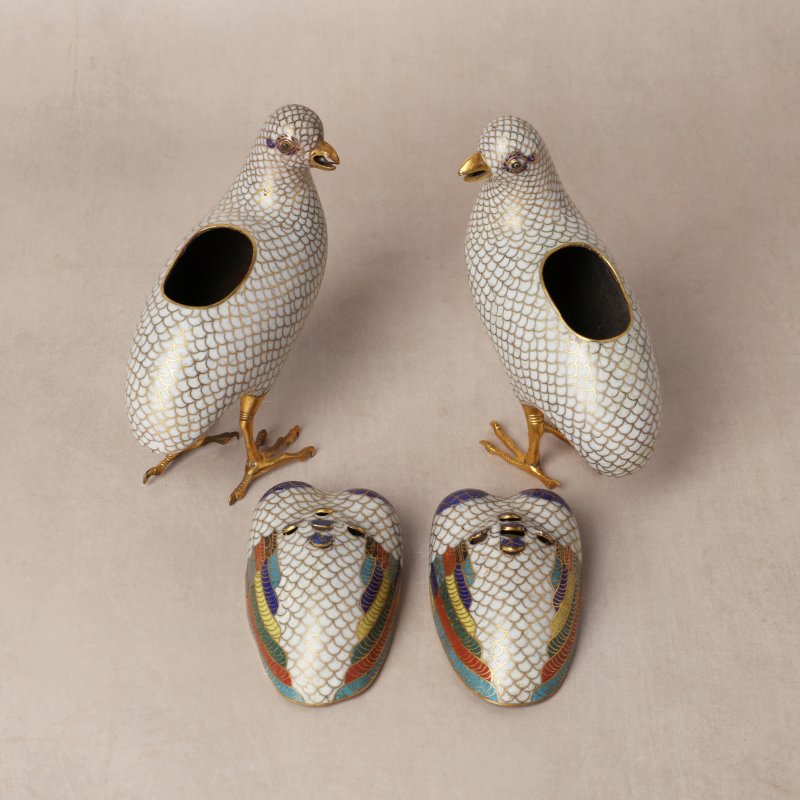 清十八世紀 掐絲琺瑯銅鍍金鵪鶉式香爐一對 | A pair of Chinese cloisonné enamel and gilt-bronze quail-form censers, Qing dynasty, 18th century - 图9