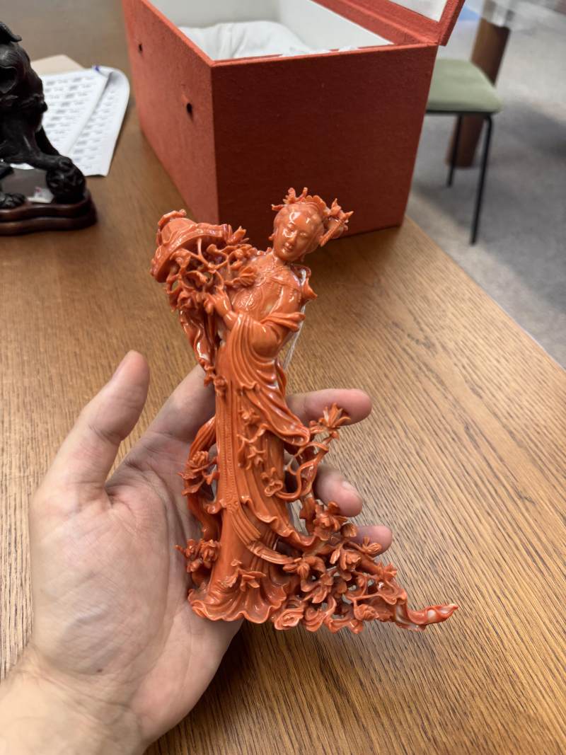 十九世紀 珊瑚雕麻姑獻壽像 | λ A fine Chinese carved coral figure of a Magu, 19th century - 图8