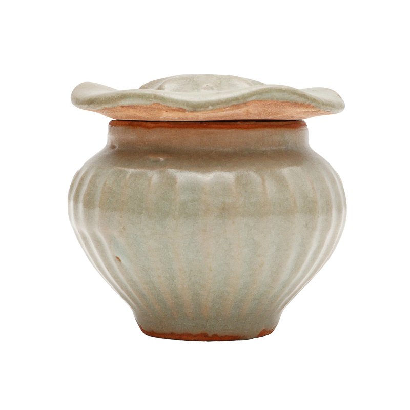 明或更早 各式青瓷一組三件 | A group of Chinese celadon ceramics, Ming dynasty or earlier - 图7