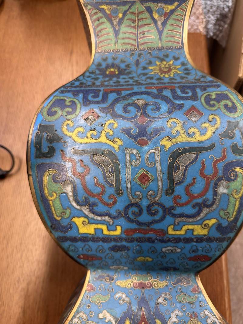 十七世紀 掐絲琺瑯掐絲掐絲銅鍍金饕餮紋方壺 | A fine Chinese cloisonné enamel and gilt-bronze 'taotie' vase, fanghu, Ming dynasty, 17th century - 图16
