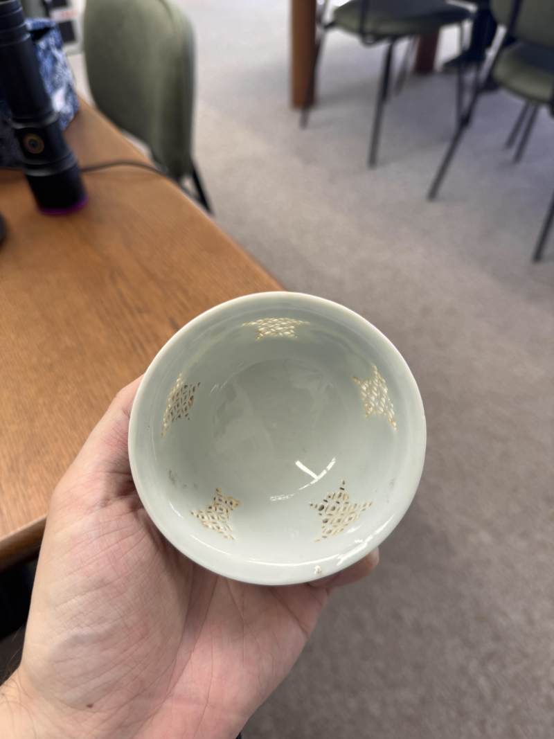 明崇禎 青花花卉紋玲瓏鏤空盌 | Santos Collection | A Chinese blue and white reticulated 'linglong' bowl, Ming dynasty, Chongzhen period - 图9