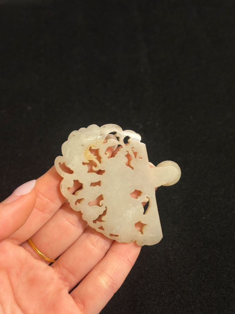 晚清 鏤雕白玉⌈和合二仙⌋帶扣 | A RETICULATED WHITE JADE TWO-PART 'HEHE ERXIAN' BELT PLAQUE - 图5